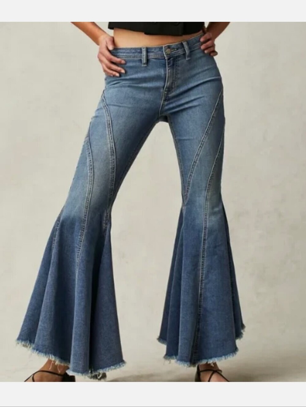 NWT FREE PEOPLE X We The Free Twirl On Mid-Rise Crop Flare Jeans - SIZE 32